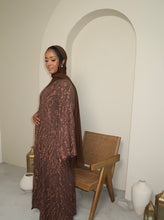 Load image into Gallery viewer, Stone Leaf Abaya - Brown
