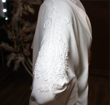 Load image into Gallery viewer, White Crystal Abaya
